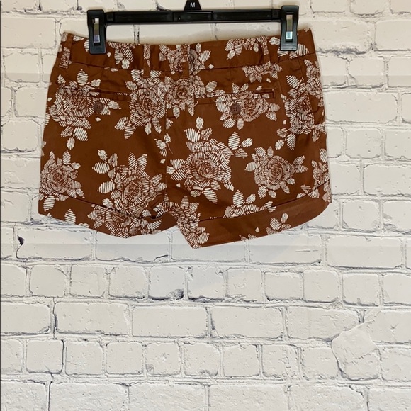 TALULA Floral Chino Shorts - Picture 2 of 5